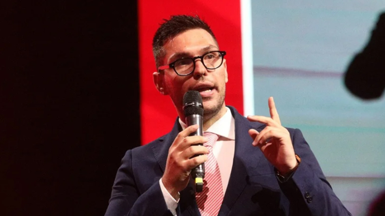 Ξάδελφος Κασσελάκη: Τους θέλουμε τους «Σπαρτιάτες»