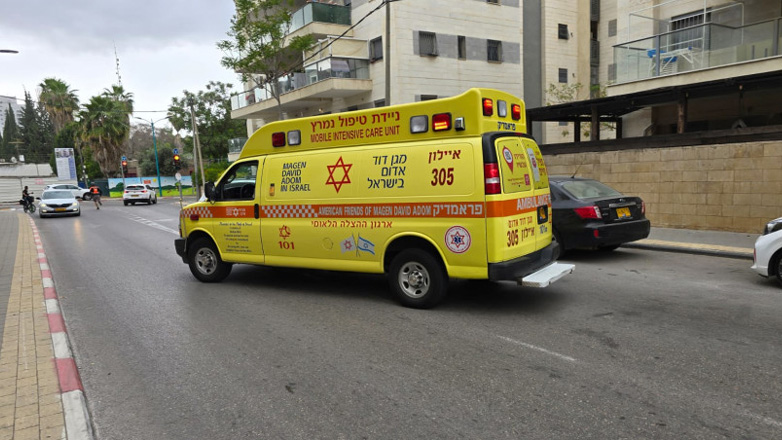 Ισραήλ: 18χρονη δέχθηκε επίθεση με μαχαίρι και τραυματίστηκε βαριά σε προάστιο του Τελ Αβίβ