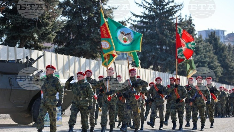 Βουλγαρία: Οι στρατιωτικοί θα λάβουν αύξηση μισθού 30% από το 2025