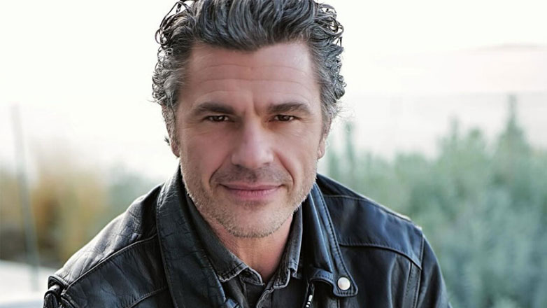 Χρήστος Βασιλόπουλος: «Έχω κάνει με τους γονείς μου, γυμνοί μπάνιο στην παραλία»