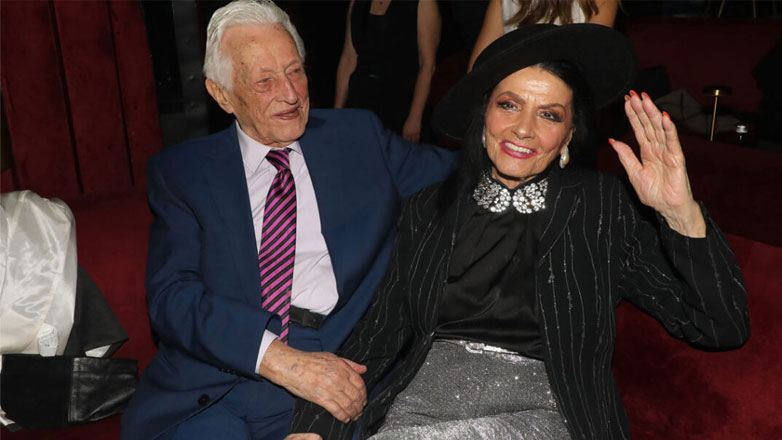 Ζωζώ Σαπουντζάκη: Διασκέδασε στη Μαρινέλλα με τον σύντροφό της μετά την περιπέτεια με την υγεία της