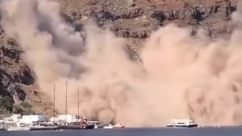 Σαντορίνη: Συγκλονιστικό βίντεο από κατολίσθηση στο Αμούδι της Οίας