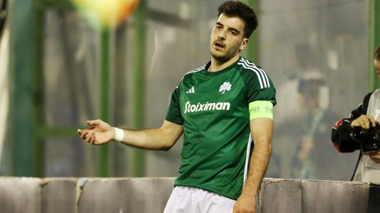 Έξαλλος ο Ιωαννίδης με οπαδό που τον έβρισε: «Εγώ δεν τιμάω το τριφύλλι που παίζω με έξι ενέσεις;»