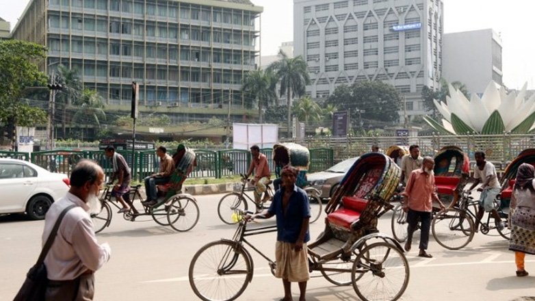 Μπανγκλαντές: Άνοιξαν και πάλι τα σχολεία εν μέσω σφοδρού καύσωνα