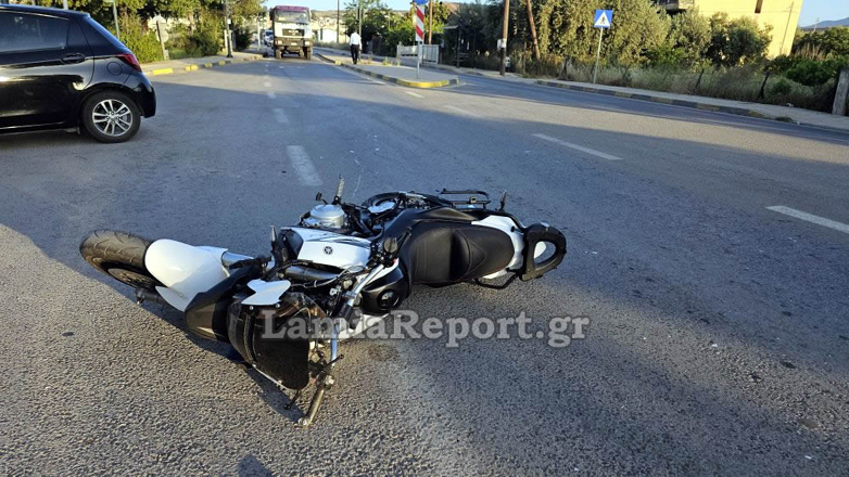 Λαμία: Αυτοκίνητο συγκρούστηκε με μηχανή – Ένας τραυματίας