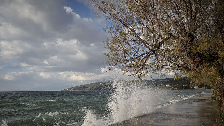 Καιρός: Ισχυροί άνεμοι έως 8 μποφόρ τη Μεγάλη Τρίτη