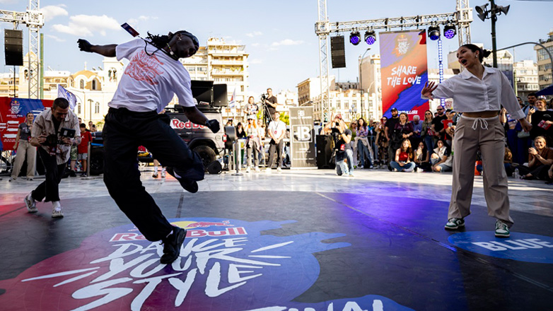 Τα επικά battles του Red Bull Dance Your Style ξεσήκωσαν για ακόμα μία χρονιά τον Πειραιά