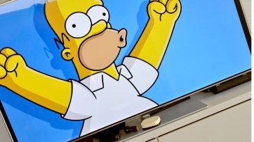 Η Ελληνική τηλεόραση παίζει να είναι και η χειρότερη στον κόσμο