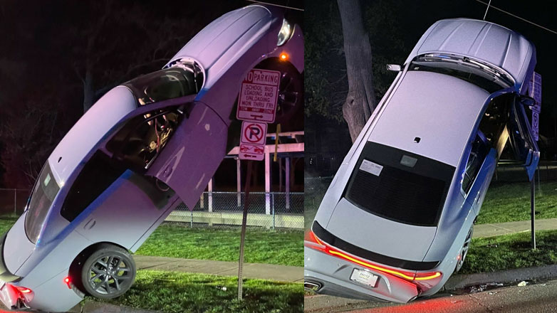 Μία στο εκατομμύριο: Μεθυσμένη οδηγός πέτυχε το ακατόρθωτο – Το «πάρκαρε» όρθιο σε πινακίδα «No Parking»