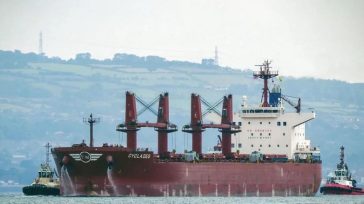 Οι Χούθι επιτέθηκαν στο ελληνόκτητο φορτηγό πλοίο Cyclades με βαλλιστικούς πυραύλους και drone