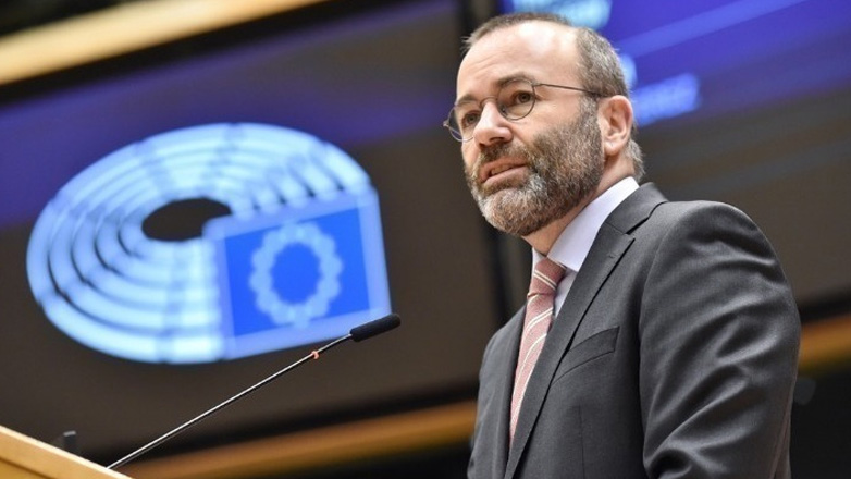 Βέμπερ: Ωφελημένη της πολιτικής της ΕΕ για την αυτοκίνηση είναι η Κίνα