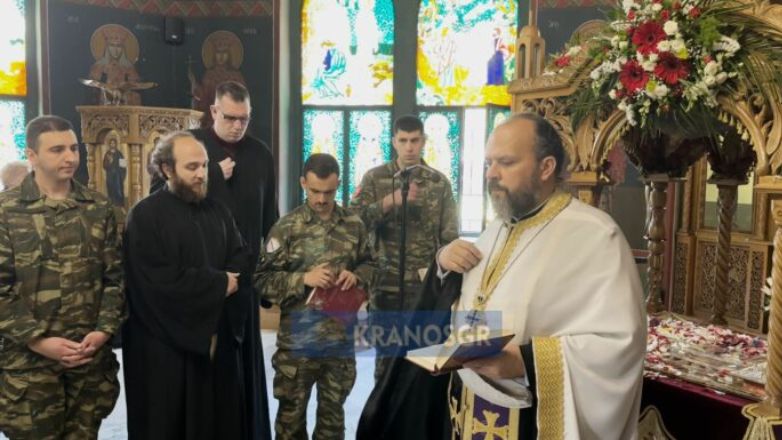 Το σπάνιο εκκλησιαστικό έθιμο που τελείται από Στρατιωτικό Ιερέα τη Μεγάλη Παρασκευή στη Θεσσαλονίκη