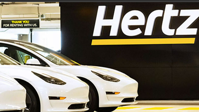 Γιατί η Hertz ξεφορτώνεται 30.000 ηλεκτρικά (κυρίως Tesla) από τον στόλο της;