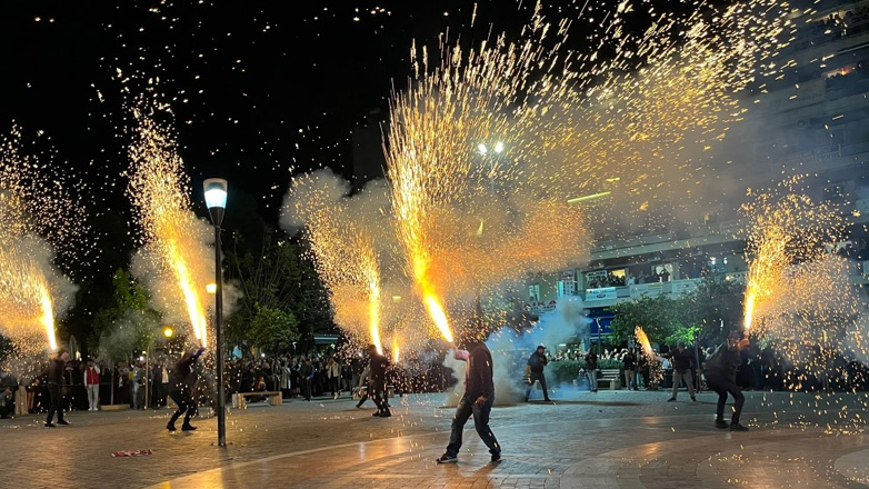 Εκρηκτικό θέαμα από τους χαλκουνάδες στο Αγρίνιο