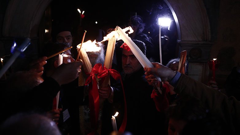 Στο Μετόχι του Παναγίου Τάφου στην Πλάκα το Άγιο Φως