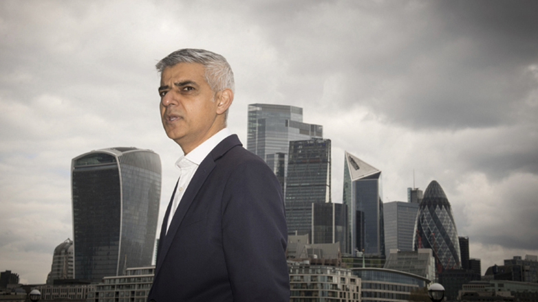 Λονδίνο: Επανεξελέγη δήμαρχος για τρίτη φορά ο Σαντίκ Καν