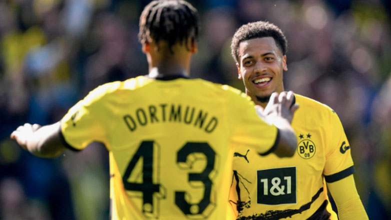Γερμανία: Η Ντόρτμουντ «σκόρπισε» 5-1 την Άουγκσμπουργκ
