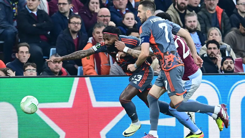 Ο Ολυμπιακός φαβορί για το Conference League και η AEK για την Super League