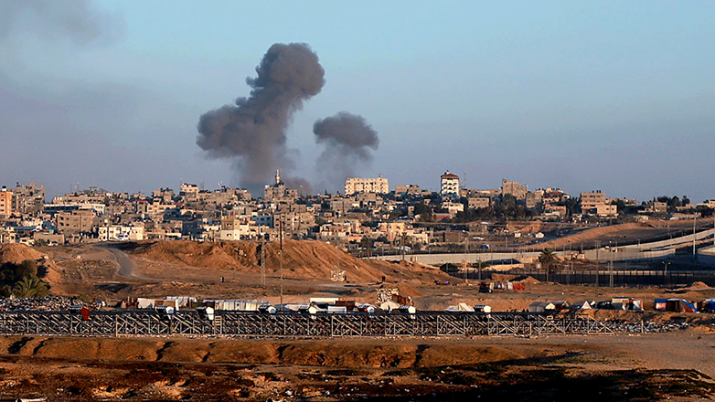 Βομβαρδίζεται η Ράφα – Σε τεντωμένο σχοινί οι συνομιλίες για εκεχειρία