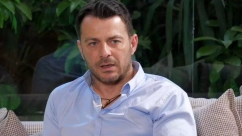 Ο Γιώργος Αγγελόπουλος αποκαλύπτει: «Το παιδί μας ήρθε λίγο ξαφνικά, ήμασταν και οι δύο εκεί»