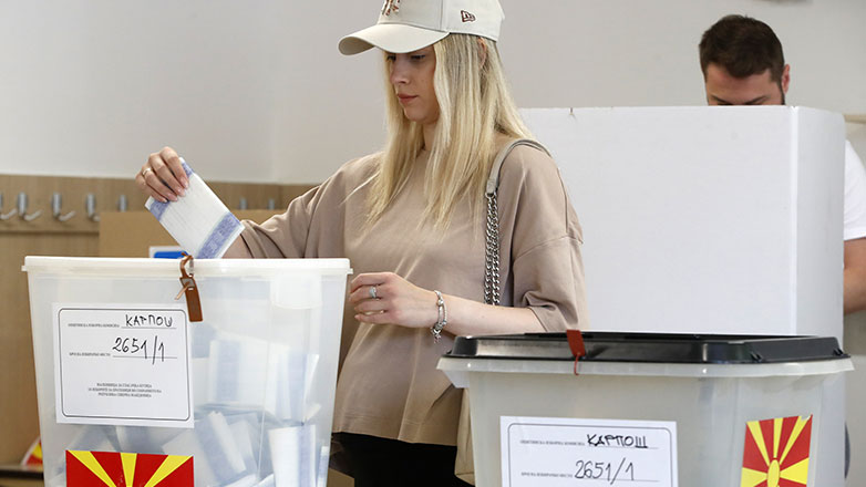 Βόρεια Μακεδονία: Έκλεισαν οι κάλπες για τις «διπλές» εκλογές