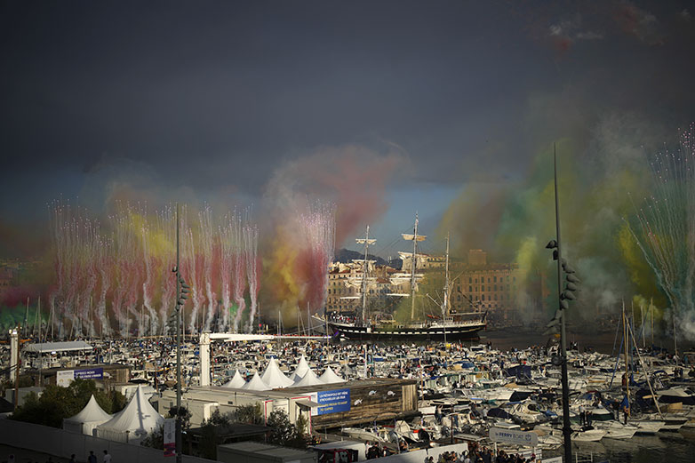 Ολυμπιακή Φλόγα: Εντυπωσιακές εικόνες από τη τελετή υποδοχής στη Μασσαλία