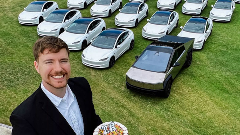 MrBeast: Ο διασημότερος – πλουσιότερος Youtuber χαρίζει 26 Tesla για να γιορτάσει τα 26α γενέθλια του