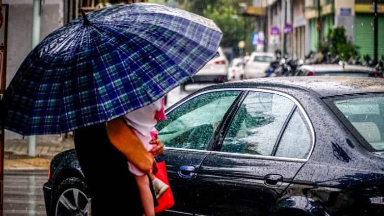 Αλλάζει το σκηνικό του καιρού – Έρχονται βροχές, πτώση της θερμοκρασίας και αφρικανική σκόνη