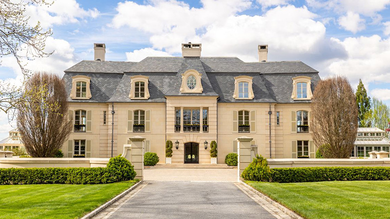 Δεν μπόρεσε να πουλήσει την έπαυλη αξίας 49 εκατομμυρίων δολαρίων γι’ αυτό και τη… «δώρισε»