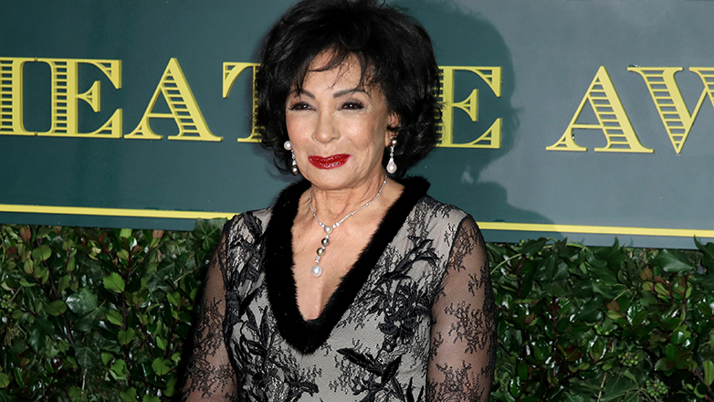 Σίρλεϊ Μπάσεϊ: Δημοπρατεί την πολύτιμη συλλογή κοσμημάτων της για καλό σκοπό