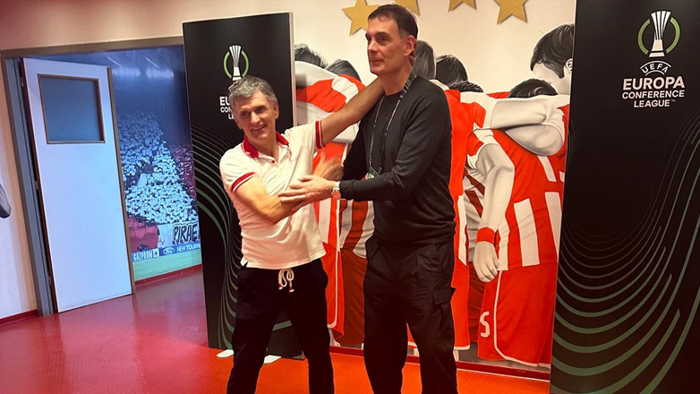 Ο θερμός εναγκαλισμός Μπαρτζώκα-Μεντιλίμπαρ μετά την πρόκριση του Ολυμπιακού!