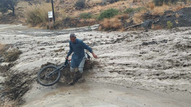 Κρήτη: Τουρίστρια κινδύνεψε από την καταρρακτώδη βροχή στο νησί