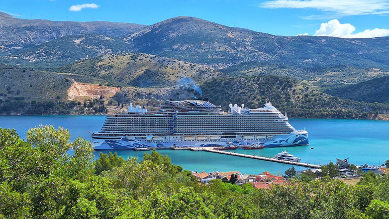 Έφτασε στην Κεφαλονιά το υπερπολυτελές κρουαζιερόπλοιο Norwegian Viva