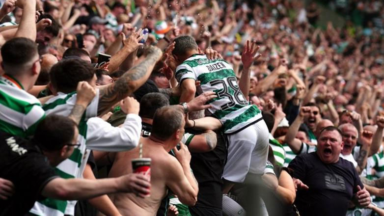 Σκωτία: Η Σέλτικ πήρε το «Old Firm» και «αγκάλιασε» τον τίτλο