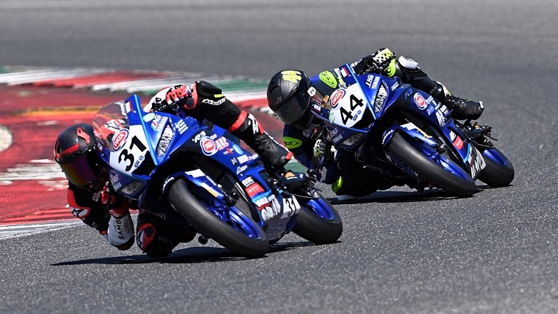 O Dinos #31 ξεκινά από την 9η θέση στο Yamaha R3 Cup bLU cRU