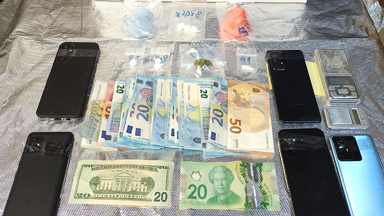 «Χειροπέδες» σε μέλη εγκληματικής οργάνωσης που διακινούσε ναρκωτικά στην Αττική