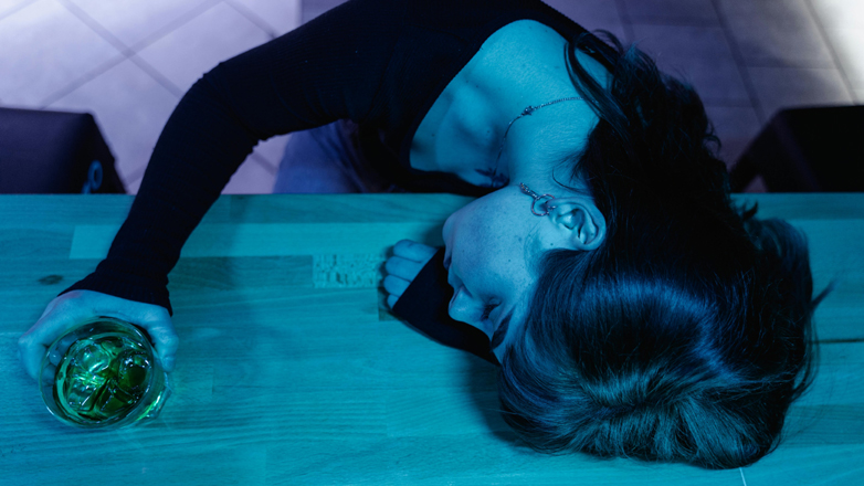 Συνελήφθη στη Θεσσαλονίκη μεθυσμένη μητέρα για έκθεση ανηλίκου