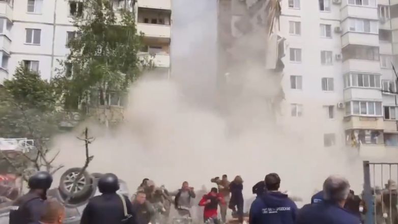 Ρωσία: Κατέρρευσε πολυώροφο συγκρότημα διαμερισμάτων στο Μπέλγκοροντ – Τουλάχιστον 7 νεκροί