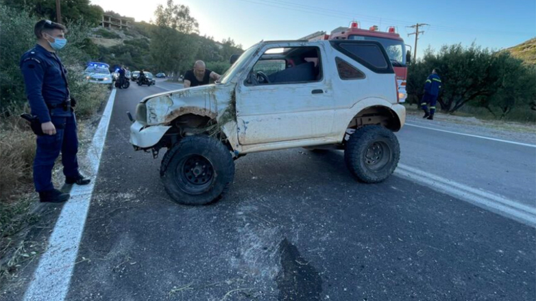 Τζιπ πέρασε στο αντίθετο ρεύμα και «καρφώθηκε» στα βράχια