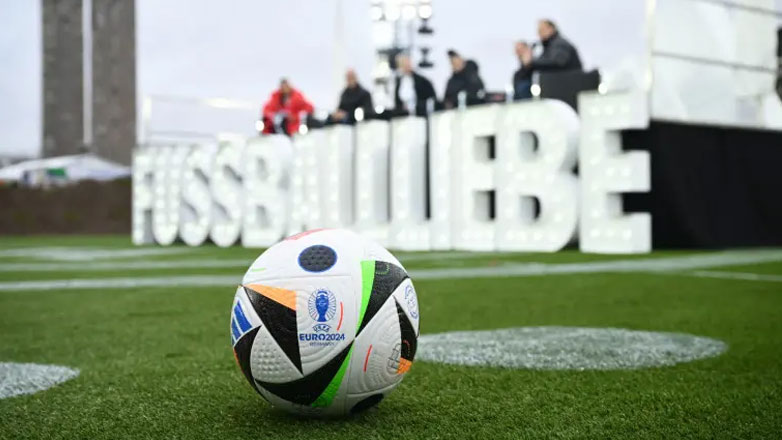 Euro 2024: Μόνο οι αρχηγοί θα επιτρέπεται να μιλούν με διαιτητές