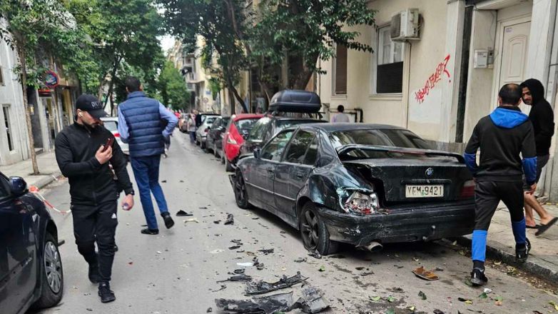 Κυψέλη: Η στιγμή της σύλληψης του οδηγού που τράκαρε δεκάδες οχήματα