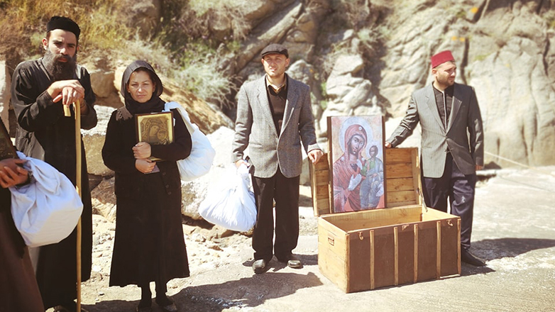 Πρόσφυγες για μία ημέρα – Οι κάτοικοι της Αφησιάς μπήκαν στα θαλασσοδαρμένα καΐκια και αναβίωσαν τον ξεριζωμό των παππούδων τους