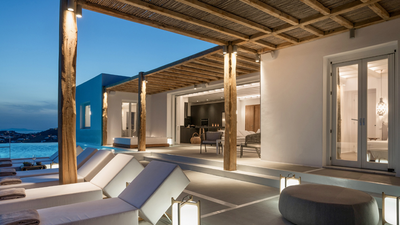 Sotheby’s: Βγάζει στο σφυρί τη διάσημη βίλλα «Silk Shadow» στη Μύκονο