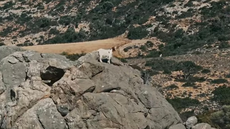 Επικά εναέρια πλάνα με το πιο άγριο τοπίο της Νότιας Κρήτης από τον Χρήστο Γιατράκο