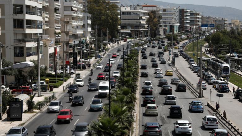 Kίνηση στους δρόμους: Μποτιλιάρισμα στην παραλιακή λόγω ακινητοποιημένου λεωφορείου – Στο «κόκκινο» και ο Κηφισός