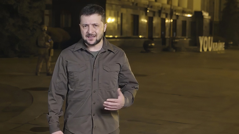 Ο Ζελένσκι υπέγραψε νόμο που επιτρέπει σε ορισμένους κατάδικους να υπηρετήσουν στον ουκρανικό στρατό