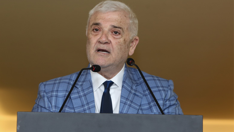 Στη Θεσσαλονίκη ο Μελισσανίδης, συνθήματα από οπαδούς του ΠΑΟΚ έξω από το ξενοδοχείο του