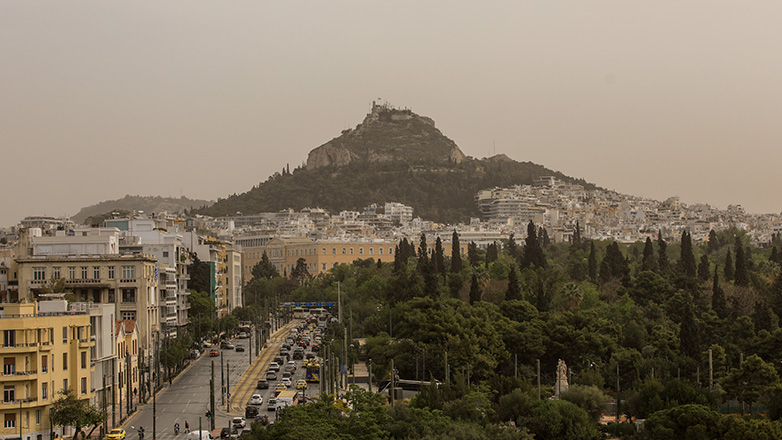 Επελαύνουν η αφρικανική σκόνη και η ζέστη