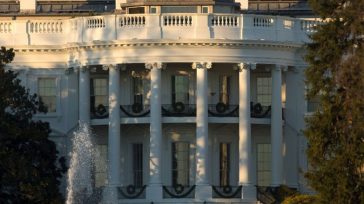 O πρόεδρος Μπάιντεν ενημερώθηκε για το ελικόπτερο που μετέφερε τον πρόεδρο του Ιράν