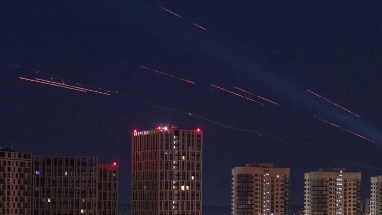 Ρωσικές επιδρομές με drones σε περιοχές της Ουκρανίας – Εκρήξεις στην Κριμαία